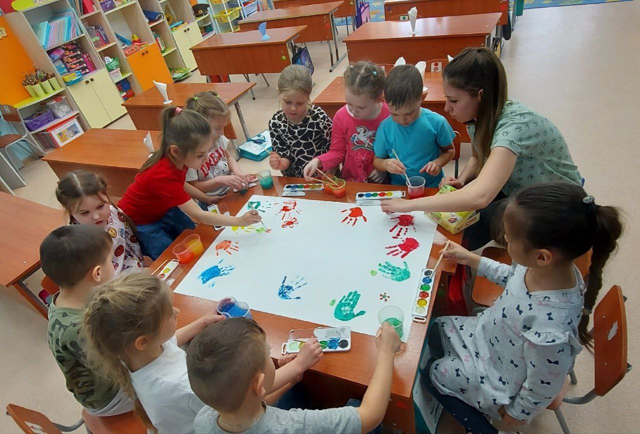 Готовимся к празднованию Международного женского дня..